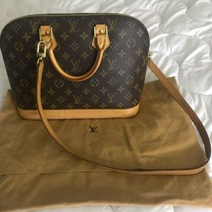 Auth. Louis Vuitton monogram Alma